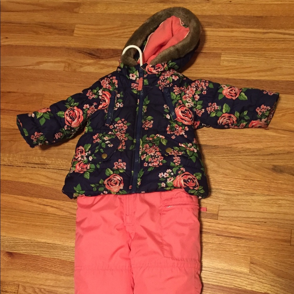 Carter’s snow pants and jacket. Used condition.